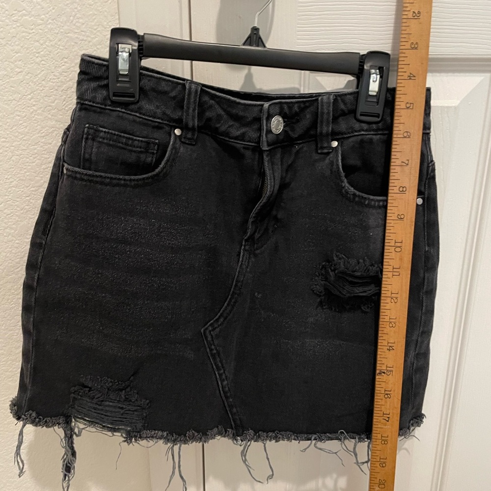 PacSun Distressed Mini Skirt - Black - 24 inch waist - Picture 7 of 8